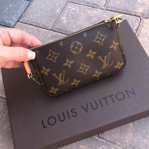 Louis Vuitton Mini Pochette Monogram Canvas